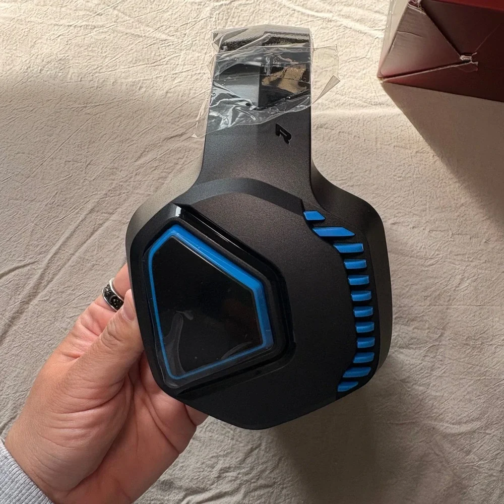 Captain 100 Wireless Gaming‎ Headset Black Blue LED Over Ear with Mic CT300